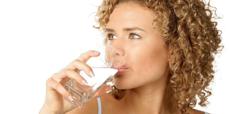 Juomaruokavaliolla tulee kuluttaa 1, 5 litraa puhdistettua vettä muiden nesteiden lisäksi